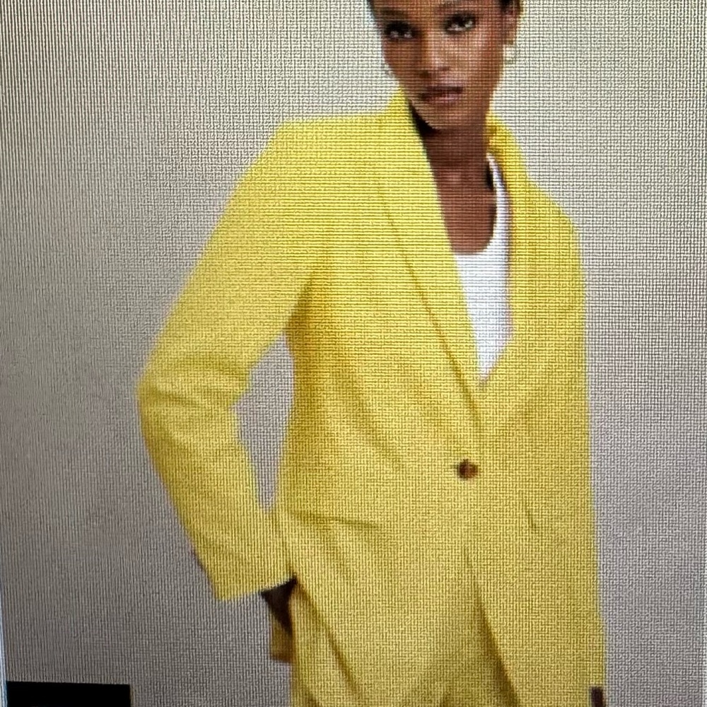 2-piece Banana Republic Linen Suit size 6 and 8